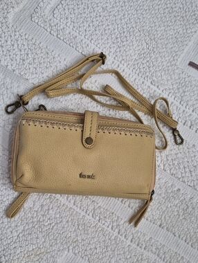 THE SAK IRIS Leather Crochet Smartphone Crossbody Wallet Wristlet Yellow